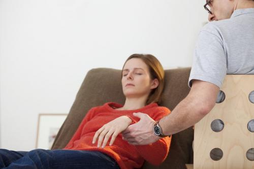 Как ввести ребенка в гипноз. Механизм ввода в гипноз