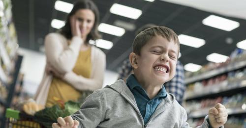 Ребенок истерит, что делать. Как выглядят детские и стерики?