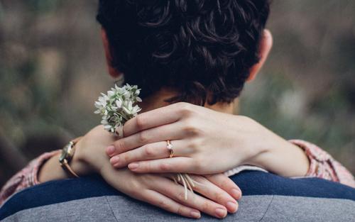 Топ-7 признаков влюблённого мужчины. Почему парни редко признаются в симпатии 09