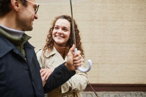 Какие темы лучше избегать в разговоре с любящим мужчиной. Каких тем надо избегать в разговоре с мужчиной