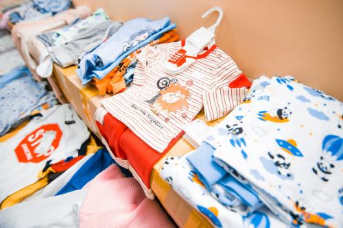 Отдать вещи беженцам хабаровск. Социальный магазин для вынужденных переселенцев с ЛДНР открылся в Хабаровске