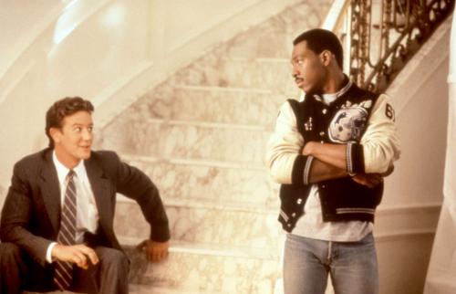 Кто скрывается в белом пальто? Узнайте, как стиль меняет жизнь 04