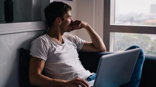 Как любящий мужчина относится к женщине. Психология влюбленного мужчины 03