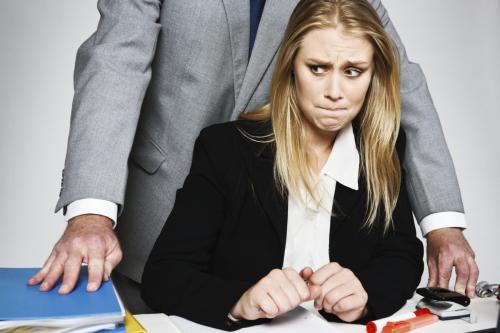 Как пресечь домогательства на работе. Как закон защищает от сексуальных домогательств на работе? 06