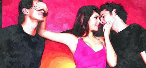 Я общаюсь с 2-мя парнями. «Я встречаюсь с несколькими мужчинами, и это нормально» 01