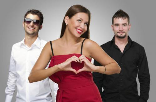 Встречаться с двумя мужчинами одновременно. Почему девушки готовы на это 03