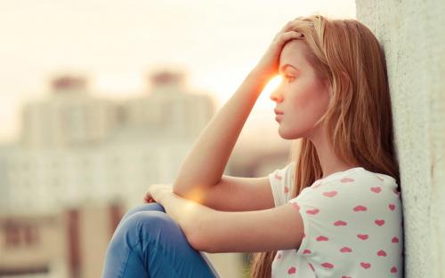 Мужчина не хочет серьезных отношений, но и не отпускает. Не держит и не отпускает. Почему?