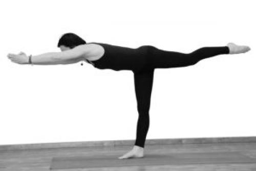 Поза воин.  Вирабхадрасана 1, 2, 3