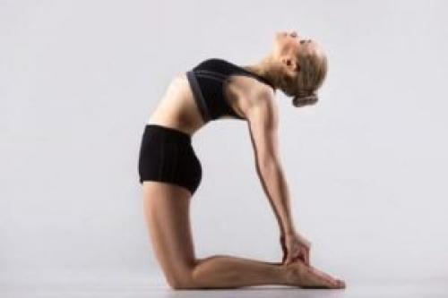 Поза верблюда в йоге. Уштрасана: включите позу верблюда в практику йоги и почувствуйте прилив сил