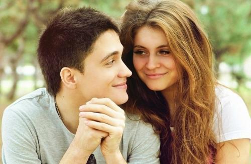 Дешифруйте жесты вашего партнера: 10 знаков, которые говорят о его отношении к вам 01 Дешифруйте жесты вашего партнера: 10 знаков, которые говорят о его отношении к вам 01