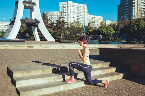 Ходьба по лестнице для ягодиц. Вадим Олейников: Как накачать завидную попу, занимаясь только на лестнице