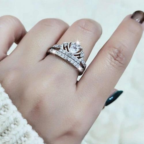 Кольцо на среднем пальце. Что означает кольцо на среднем пальце