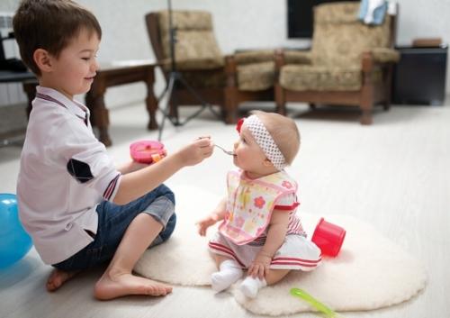 Как подготовить ребенка к пополнению в семье. Старший и младший: Как подготовить ребенка к пополнению в семье?