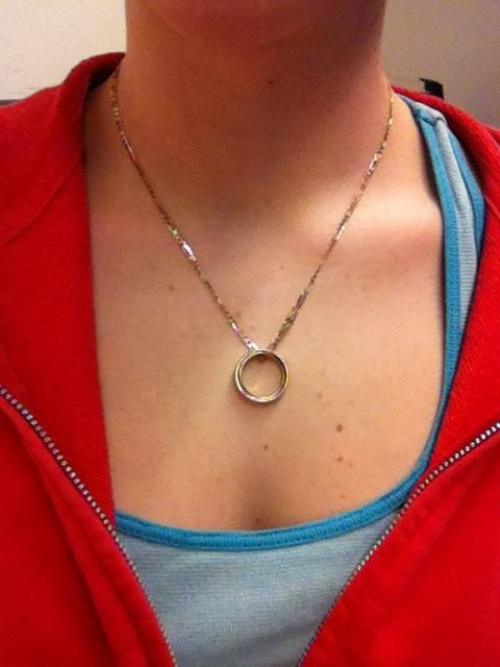 Кольцо поверх обручального. - как правильно носить помолвочное и обручальное кольца?