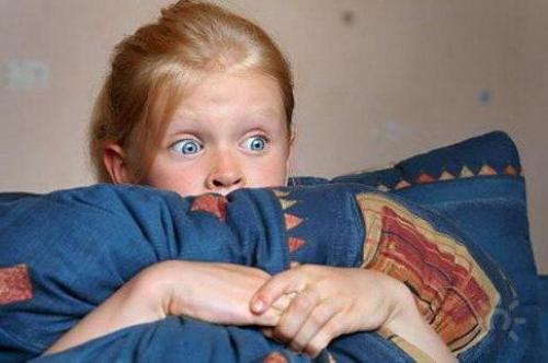 Панически боюсь ночевать одна. Откуда берется страх уснуть 03