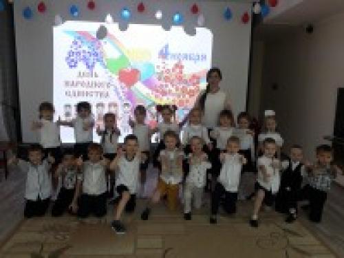 Комплекс упражнений для детей 1-3 лет. Тренируемся дома - физические нагрузки для малышей до 3 лет 03