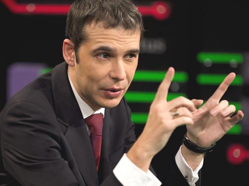 В чем разница между ложью, которую можно обнаружить на детекторе лжи, и манипуляцией результатами. Изучайте невербальные сигналы