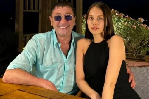 Аврора киба рассказала о первом поцелуе с 63-летним Григорием Лепсом - и интернет дружно сказал: Зачем мы это Узнали. 02