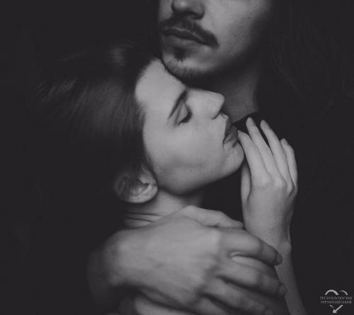 Я брился каждый вечер, чтобы не колоть Анну щетиной, целуя ее в постели.