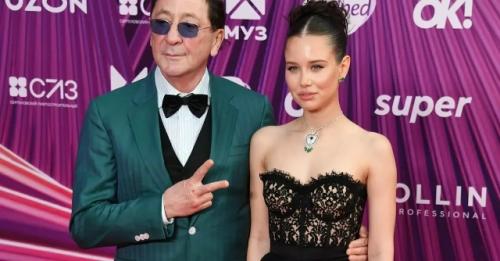 Аврора киба рассказала о первом поцелуе с 63-летним Григорием Лепсом - и интернет дружно сказал: Зачем мы это Узнали. 03