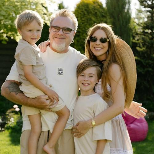 Звёздные пары, которые живут душа в душу уже более 15 лет. 05