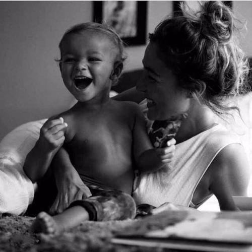 Cыну.   Ты вырастешь, и я не буду знать, с кем ты проводишь дни и даже ночи, но я все так же буду называть.