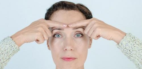 Как избавиться от морщин между бровями. 01