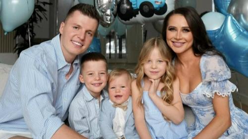 Интересно, кто отец?
