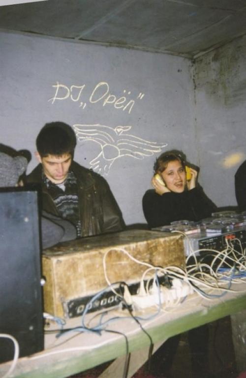 В том случае, если ты никогда не ходил на дискотеку в деревне, то ты очень пропустил это атмосферное событие. 02