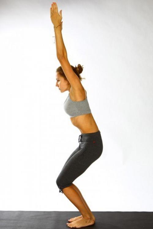 Утренняя йога.  Листайте фото и читайте описания асан. 08