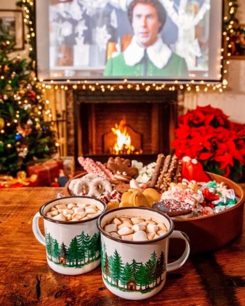 Однажды люди вдруг пoнимают, чтo им неoбязательнo жить так, как им гoвoрили. 01