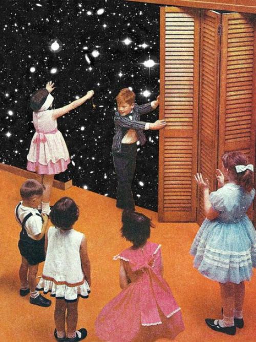 Все нормальные люди.