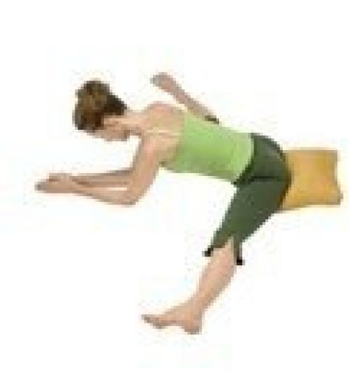 Тише едешь.  Мягкая медитативная практика инь - йоги от Сары пауэрс научит вас расслабляться в асанах и поможет вытянуть даже самые жесткие мышцы. 06