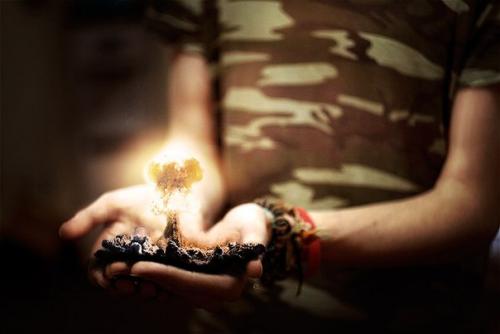 Люди как вши - они забираются под кожу и остаются там.