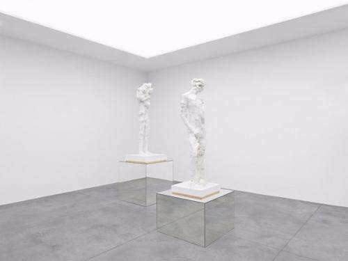 Иногда мы других отталкиваем.