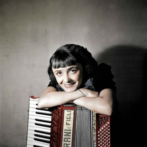 Любить, как воробей: история полёта и падения Эдит пиаф. 01