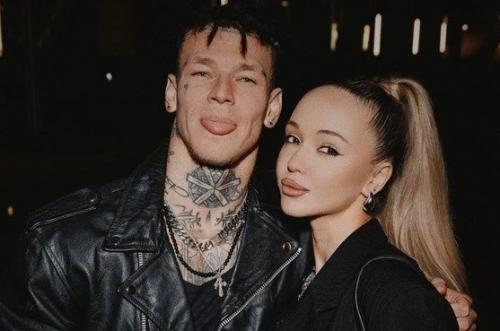 История Данила и Екатерины - это современная сказка, которая родилась в директе соцсетей. 02