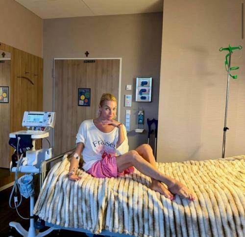 Анастасия Волочкова рассказала, чем поразила докторов в Германии.

