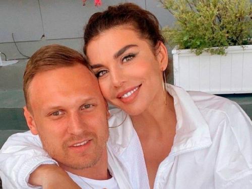 Молчание как щит: почему Анна седокова отказывается комментировать 