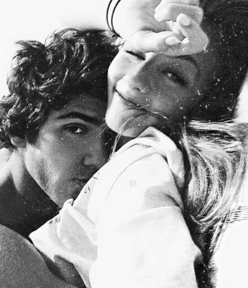 Потребность общаться с человеком уходит постепенно.  