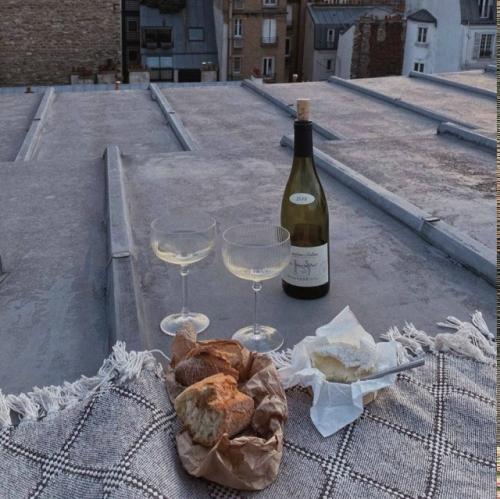 Не нужно людям искать оправданий- они поступают так, как считают нужным.  