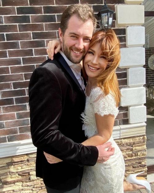 Счастливы вместе!  Екатерина волкова и её супруг Андрей карпов! 02