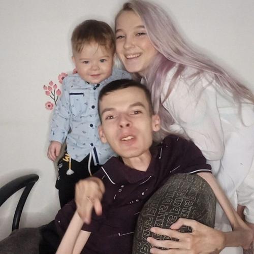 20-Летняя Дарья и 29-летний Артем необычная пара в 2019 году, они стали родителями полностью здорового малыша. 01