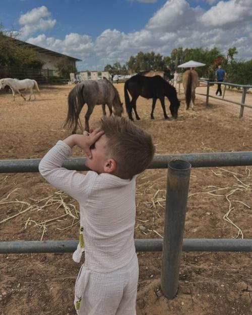 Саша Савельева показала редкие фото с сыном в честь его 6-летия. 04