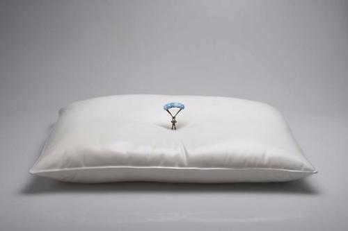 Глупо мечтать, что когда-нибудь у тебя хватит сил на прыжок.