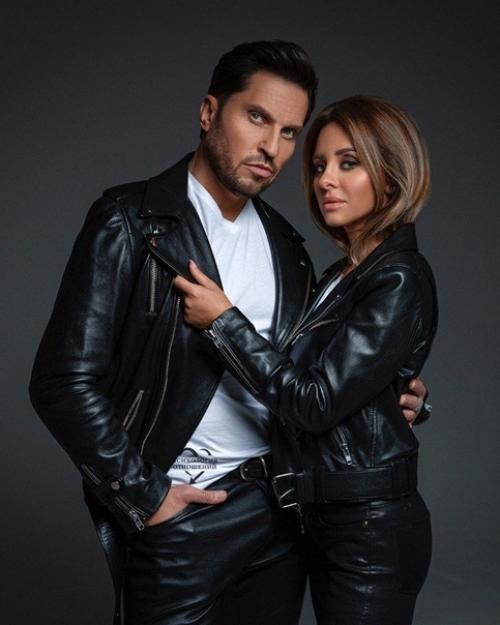 Счастливы вместе!  Александр ревва и его супруга Анжелика.