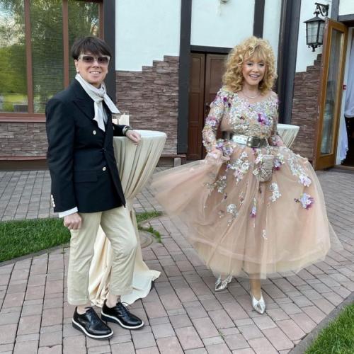 Алла пугачева хорошеет просто на глазах!