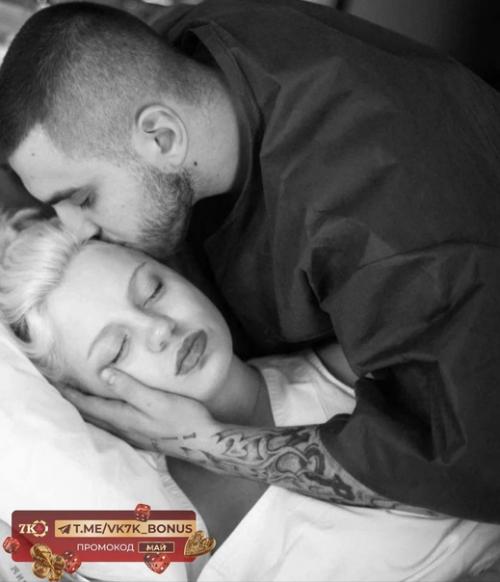 Мы поздравляем!  У популярной тиктокерши ани воронковой и паши паникса родился ребёнок! 02