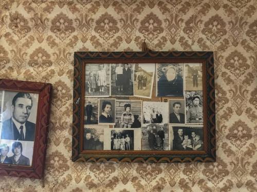 Атмосферные снимки.   Таким образом, если всмотреться, можно почувствовать, как в этих домах пахнет что-то старое, но родное одновременно. 01