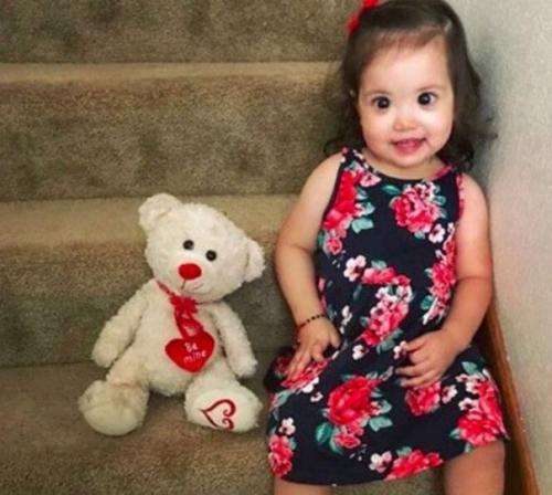 У этой малышки редкая генетическая мутация - синдром аксенфельда - ригера. 02